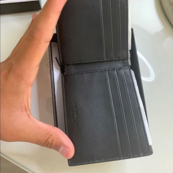 Michael Kors Wallets Men - Picture 2 of 6